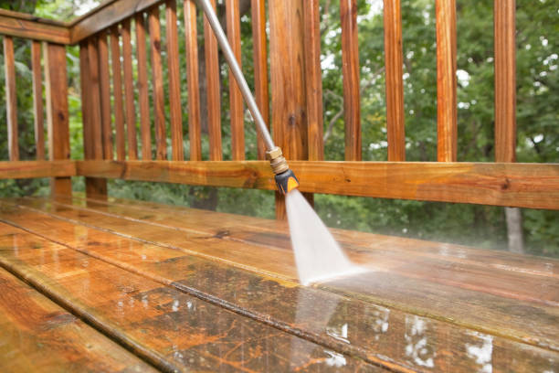 Best Deck Pressure Washing  in Sumner, IA